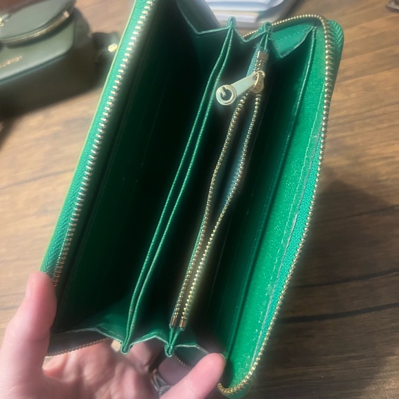 Green Patterned Wallet - Picture 3 of 4